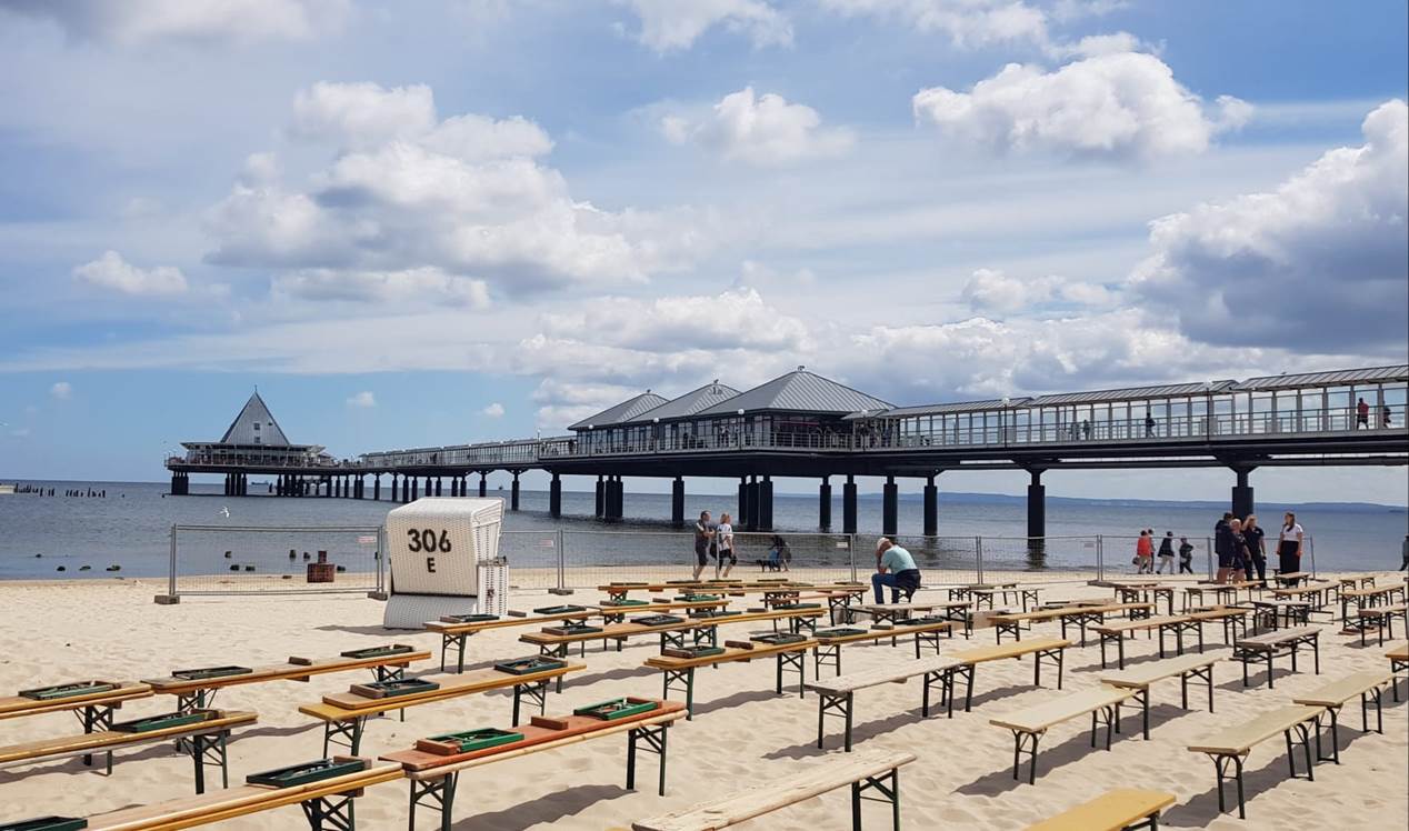 Ein Bild, das drauen, Wolke, Himmel, Pier enthlt.

Automatisch generierte Beschreibung