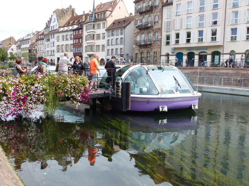 Ein Bild, das Gebude, drauen, Wasser, Fluss enthlt.

Automatisch generierte Beschreibung