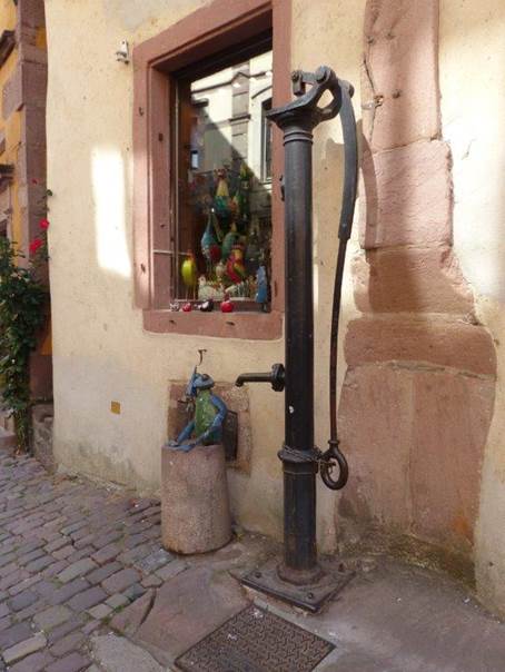 Ein Bild, das Boden, drauen, Stein, Bordstein enthlt.

Automatisch generierte Beschreibung