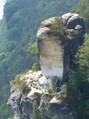 Ein Bild, das Berg, Rock, drauen, Natur enthlt.

Automatisch generierte Beschreibung